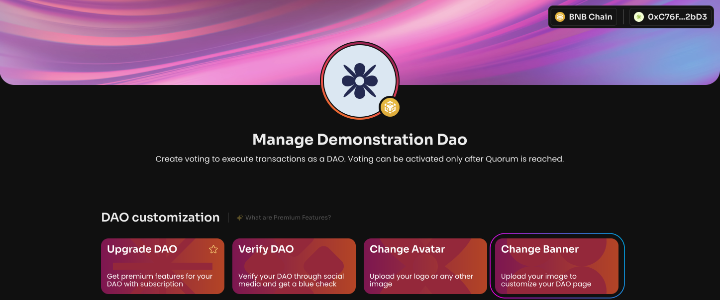 Нажмите Change Banner на странице Manage в своей DAO